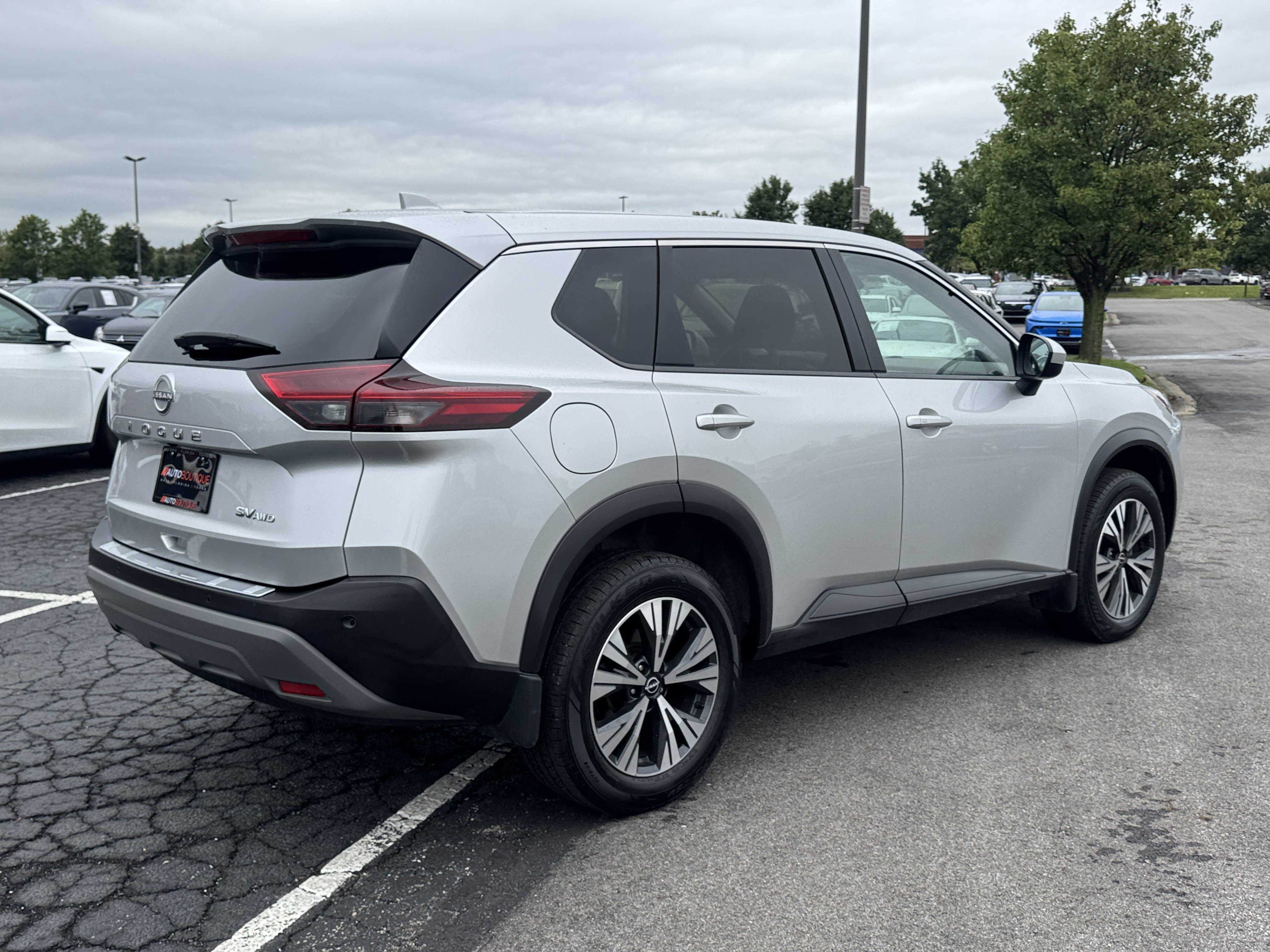 Used 2023 Nissan Rogue SV AWD/4WD image 13