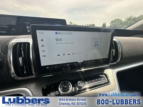 Used 2025 Ford Expedition Platinum AWD/4WD image 16