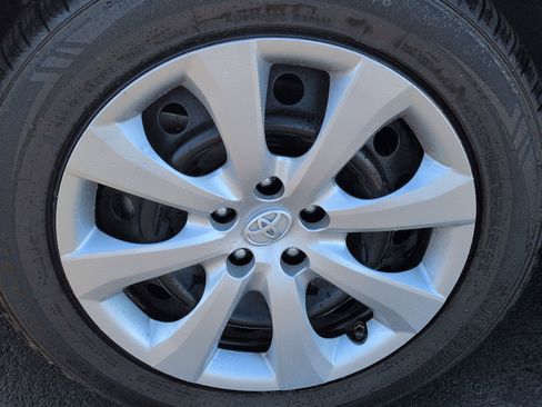 Used 2020 Toyota Corolla LE image 13