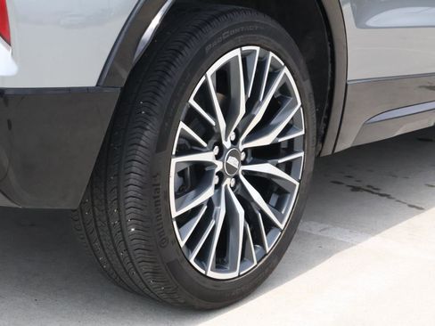 Used 2024 Cadillac XT4 Sport FWD image 12