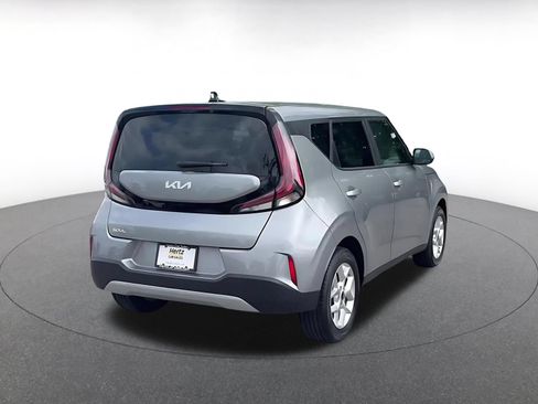 Used 2025 Kia Soul LX w/ LX Technology Package FWD image 11