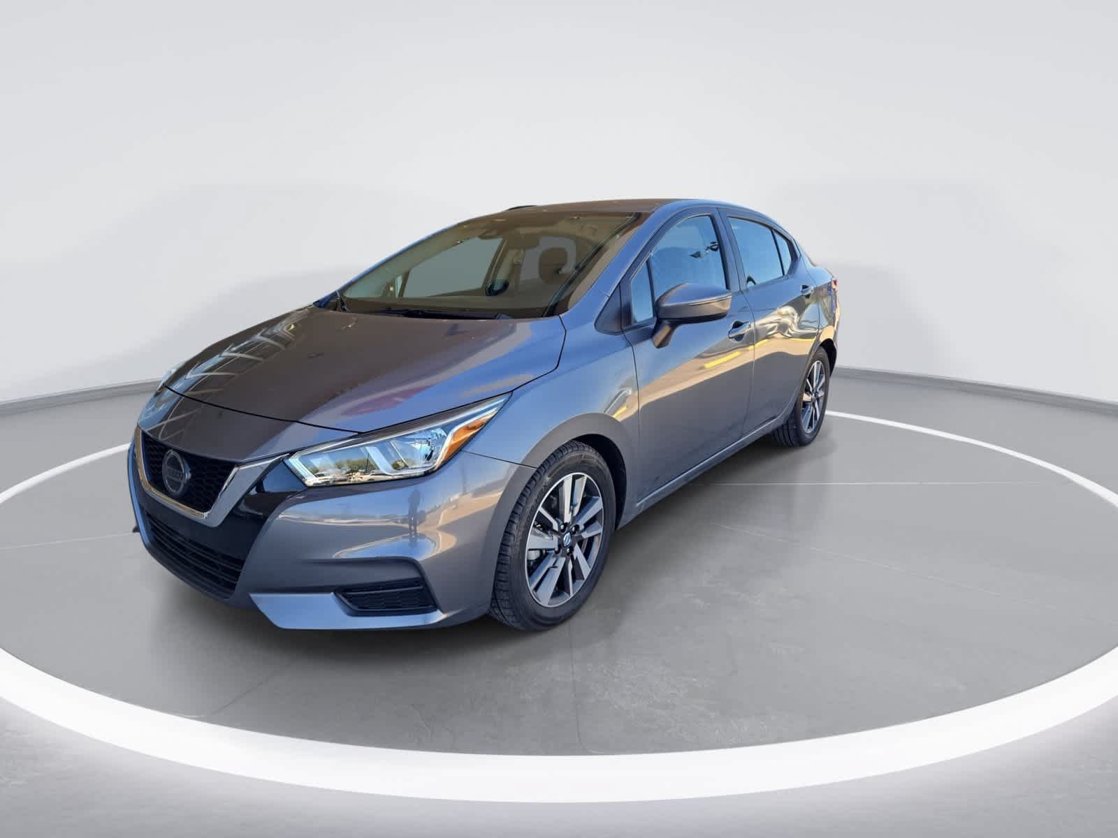 Used 2020 Nissan Versa SV FWD image 4