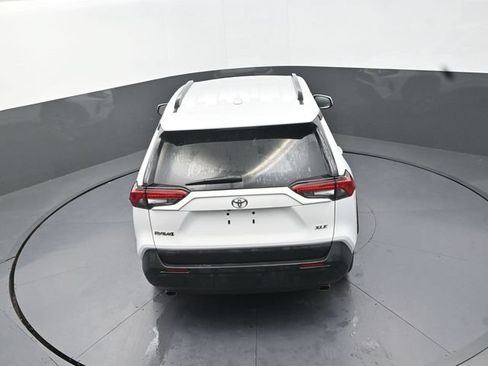 Used 2024 Toyota RAV4 XLE FWD image 28