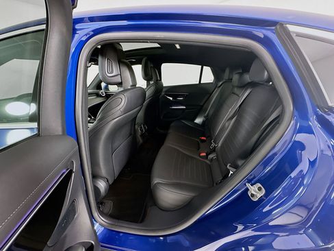 Used 2025 Mercedes-Benz GLC 300 4MATIC image 27