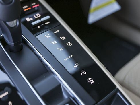 New 2026 Porsche Macan AWD/4WD image 27