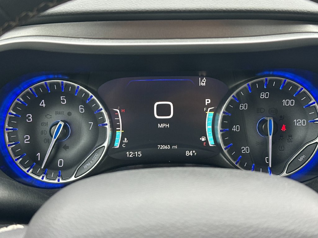 Used 2024 Chrysler Pacifica Touring-L FWD image 26