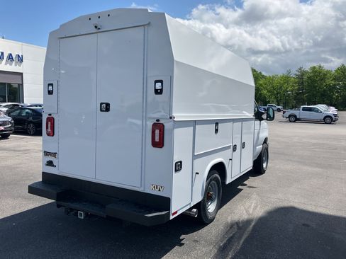 New 2026 Ford E-350 and Econoline 350 Super Duty w/ Power Equipment Group image 8