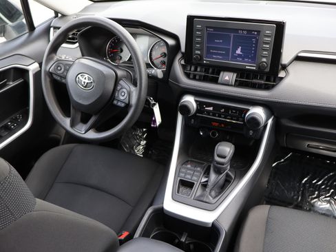 Used 2022 Toyota RAV4 LE w/ Carpet Mat Package (TMS) AWD/4WD image 12