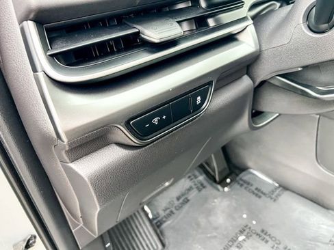 Certified 2025 Kia Carnival SX image 18