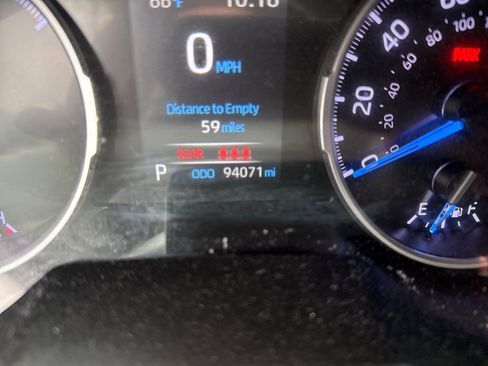 Used 2019 Toyota RAV4 LE w/ Carpet Mat Package image 12