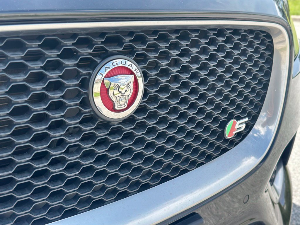 Used 2020 Jaguar F-PACE S AWD/4WD image 11
