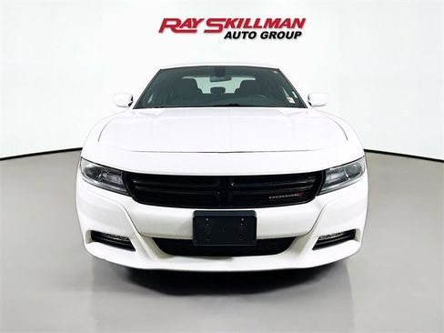 Used 2019 Dodge Charger SXT w/ Driver Confidence Group image 2