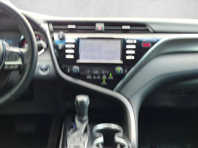 Used 2018 Toyota Camry XSE FWD image 16