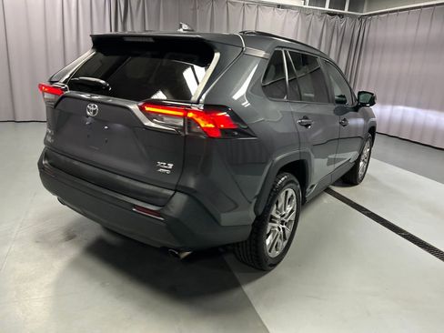 Used 2019 Toyota RAV4 XLE Premium w/ Cold Weather Package AWD/4WD image 7