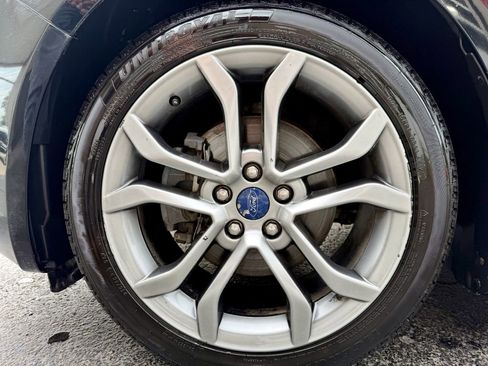 Used 2017 Ford Fusion SE w/ Equipment Group 201A FWD image 25