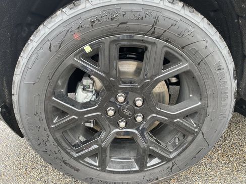 New 2025 Ford Maverick XLT w/ XLT Luxury Package image 6