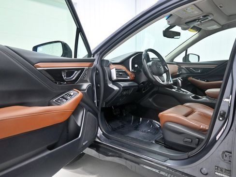 Used 2020 Subaru Outback Touring XT AWD/4WD image 4