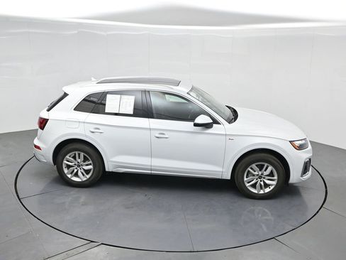 Used 2023 Audi Q5 2.0T Premium w/ Convenience Package AWD/4WD image 39