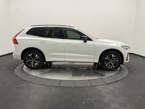 New 2026 Volvo XC60 B5 Core AWD/4WD image 8
