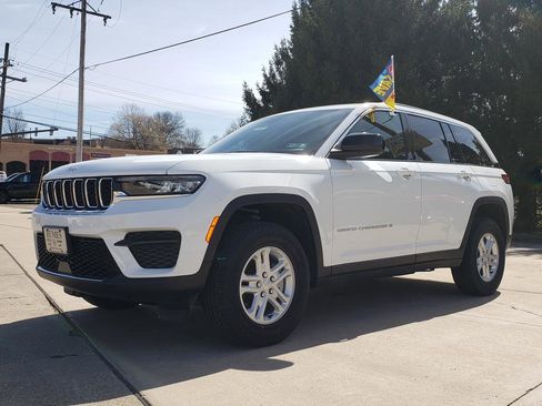 New 2025 Jeep Grand Cherokee Laredo w/ Luxury Tech Group I image 8