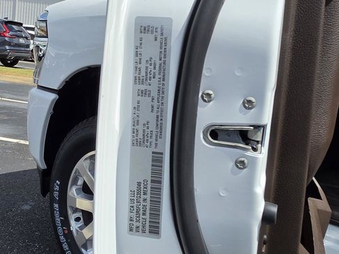 New 2026 RAM 2500 Laramie AWD/4WD image 46