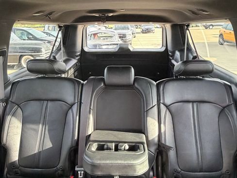 Used 2024 Jeep Wagoneer L Series II w/ Flexible Seating Group AWD/4WD image 7