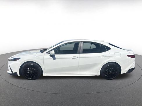 Used 2025 Toyota Camry SE image 10