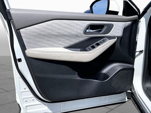 Certified 2023 Nissan Rogue SV FWD image 21
