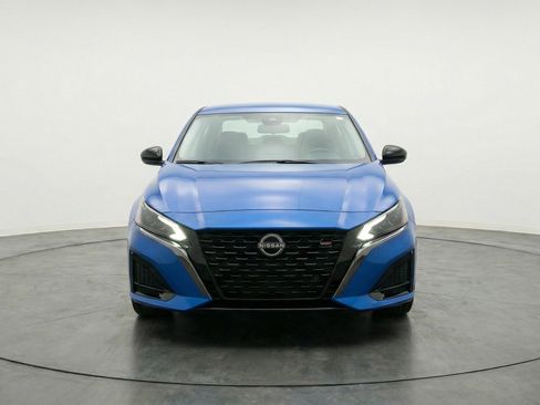 Used 2025 Nissan Altima 2.5 SV image 2