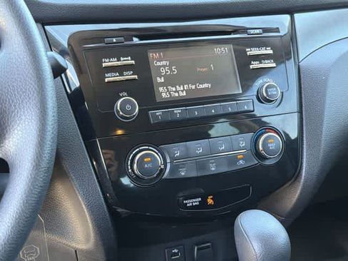 Used 2016 Nissan Rogue S image 15