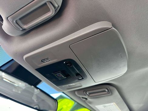 Used 2024 Toyota Camry SE image 30