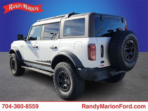 Used 2023 Ford Bronco Wildtrak image 2