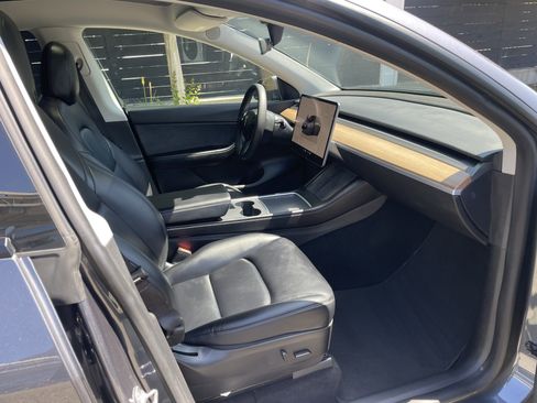 Used 2022 Tesla Model Y Performance AWD/4WD image 7