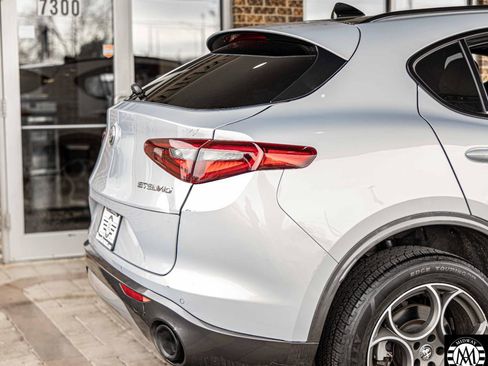 Used 2022 Alfa Romeo Stelvio Ti image 28