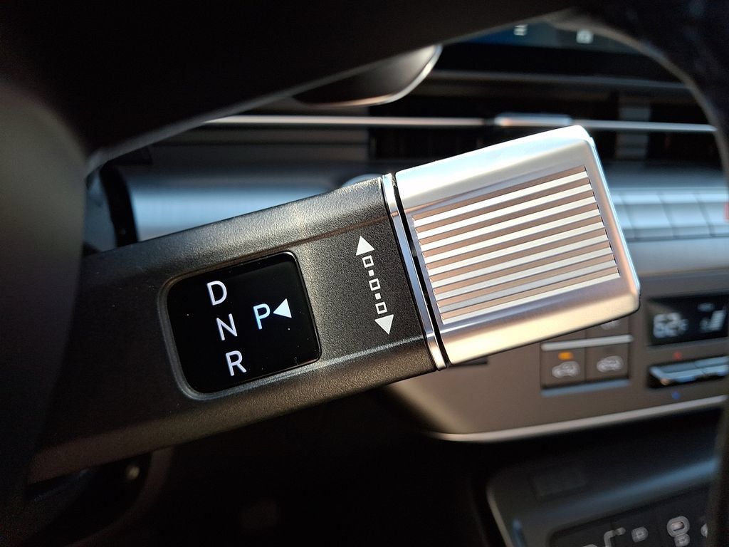 New 2027 Hyundai Kona Limited FWD image 11
