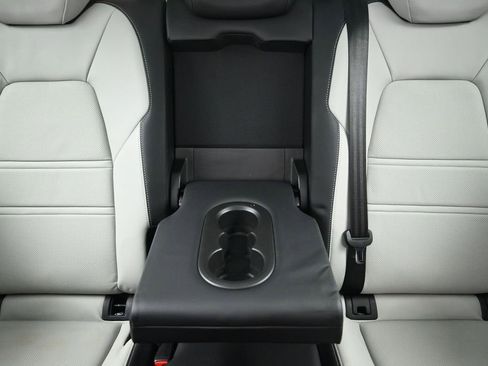 Certified 2024 Porsche Cayenne Turbo AWD/4WD image 21