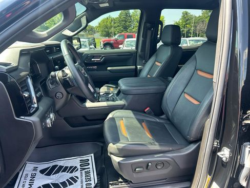 Used 2024 GMC Sierra 1500 AT4 w/ Technology Package AWD/4WD image 12