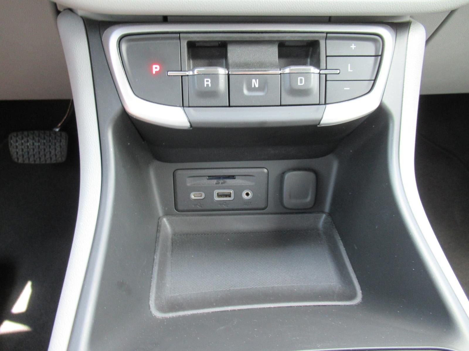 Used 2023 GMC Terrain SLT FWD image 26