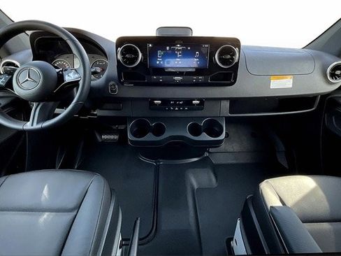 New 2026 Mercedes-Benz Sprinter 2500 image 7