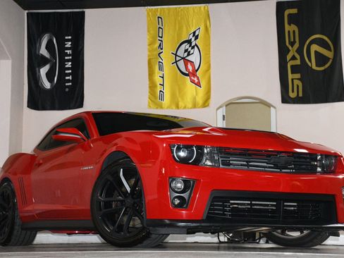 Used 2013 Chevrolet Camaro ZL1 w/ Gray Stripe Package RWD image 83