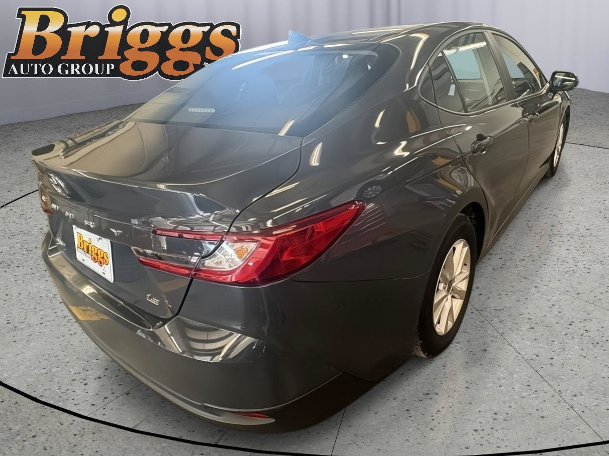 Used 2025 Toyota Camry LE FWD image 4