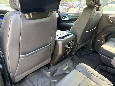 Used 2023 Chevrolet Tahoe LT w/ Luxury Package AWD/4WD image 17
