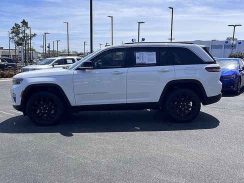 Used 2022 Jeep Grand Cherokee Limited AWD/4WD image 6