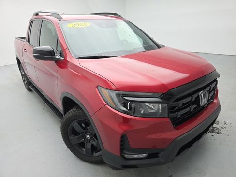 Used 2025 Honda Ridgeline Black Edition image 3