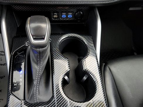 Certified 2022 Toyota Highlander XLE image 42