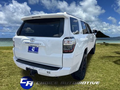 Used 2018 Toyota 4Runner SR5 image 7