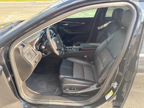 Used 2015 Chevrolet Impala LT w/ Convenience Package image 9