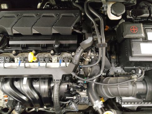 Used 2021 Hyundai Venue SE FWD image 30