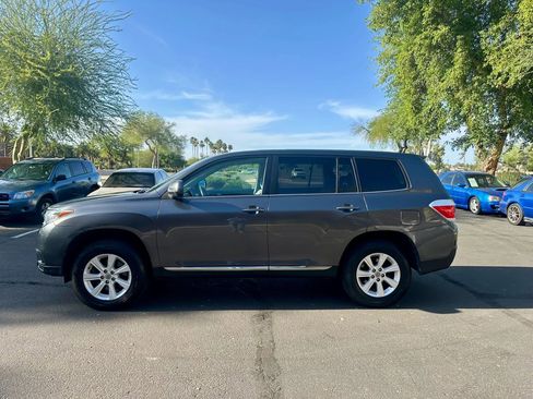 Used 2012 Toyota Highlander FWD image 4
