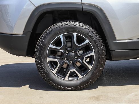 Used 2019 Jeep Compass Trailhawk AWD/4WD image 11